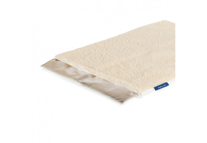 Close view of the Ancol self heating pet pad fleece cover