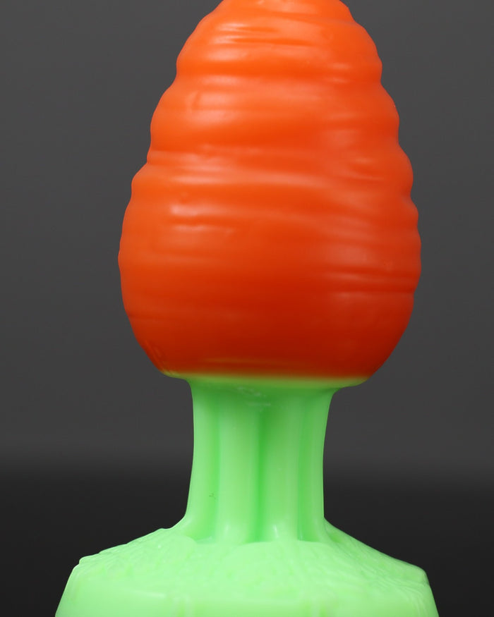 Carrot Plug - Medium, Medium Shaft Firm Base, FLOP (Rips on silicone)