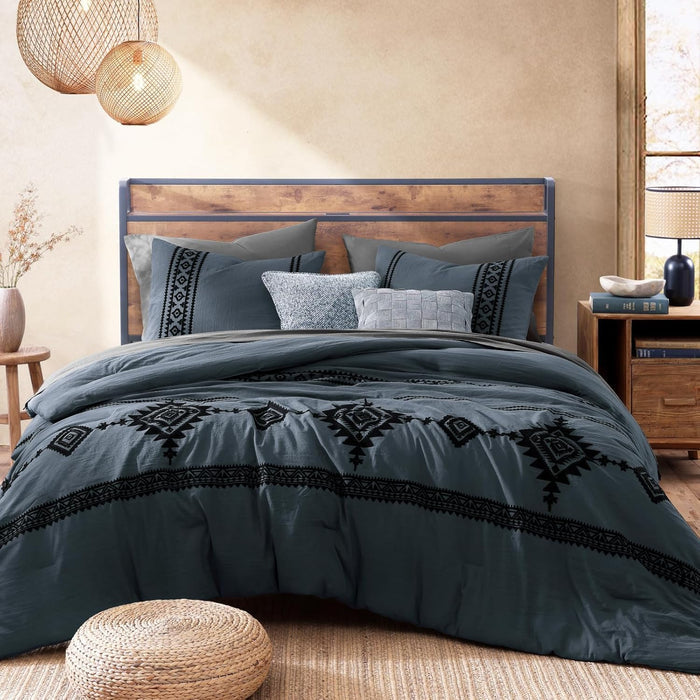Catami Embroidery Comforter Set