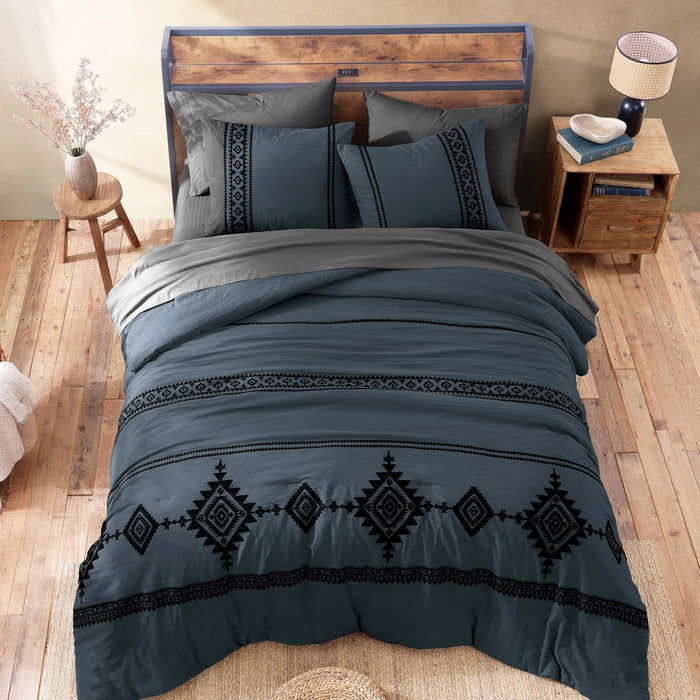 Catami Embroidery Comforter Set