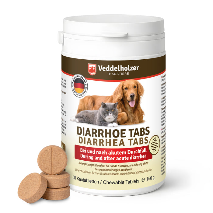 Weiße Dose „Diarrhoe Tabs“ mit Golden Retriever und grauer Katze auf dem Etikett, davor drei runde braune Kautabletten