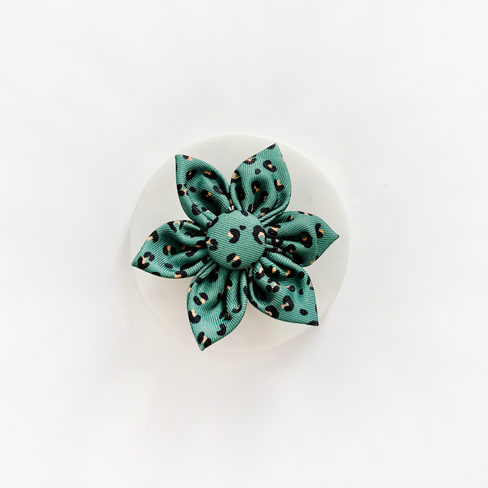 Khaki collar flower with a leopard print pattern from Cocopup London, designed as a decorative dog accessory.