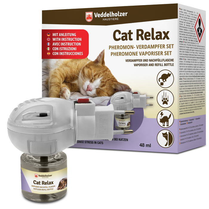 Verpackung mit schlafender rot-weißer Katze, davor der weiße Steckdosen-Verdampfer mit aufgeschraubtem 48-ml-Flakon