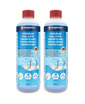 Zwei weiße 500-ml-Flaschen mit rotem Schraubdeckel, Etikett fünfsprachig „Poolklar – Pool Clear – Piscine Claire“ mit Poolmotiv