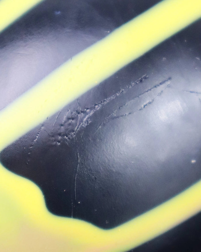 Yolk - Medium, Medium - FLOP - Marks on Surface